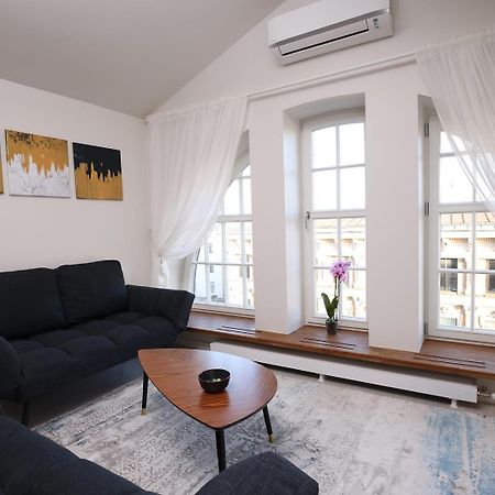 Apartmán Bright Attic Flat In The Centre Riga Exteriér fotografie